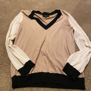 St. John Vneck knit size medium